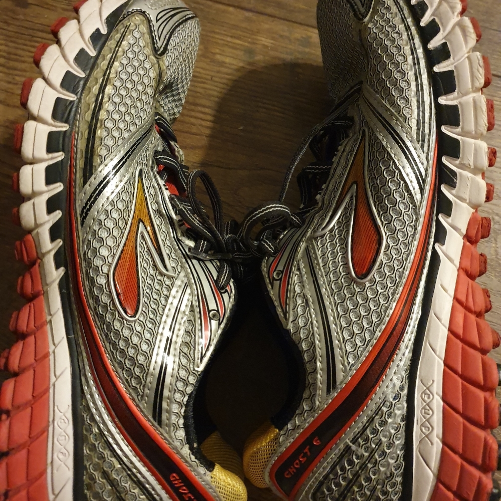 Brooks Ghost 6 Running Shoe- Men Size 9